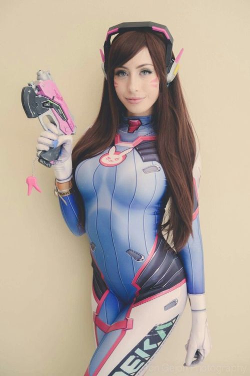 D.Va Cosplay by Elise Suicide